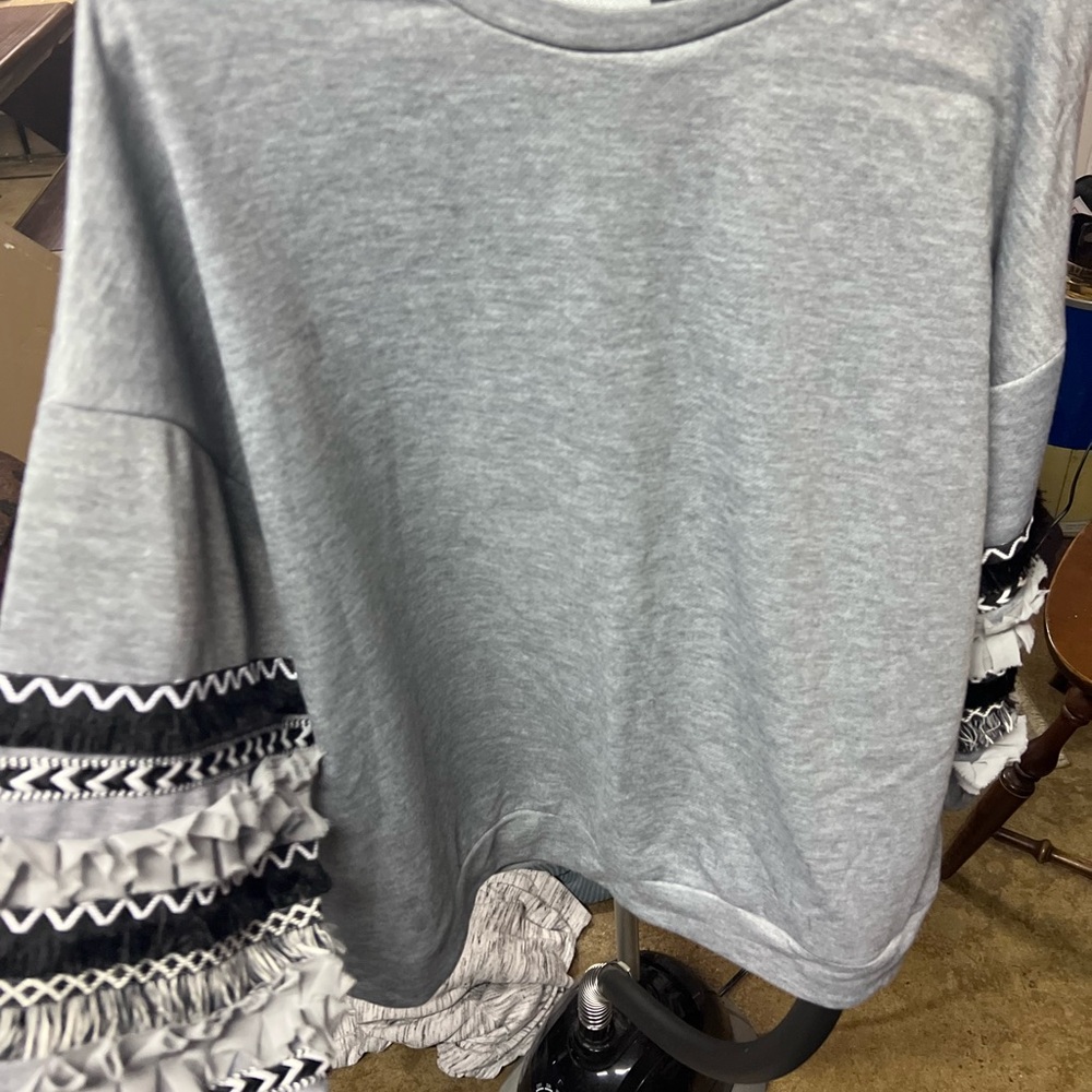 SHEIN Gray Ruffle-Trim Crewneck Sweatshirt